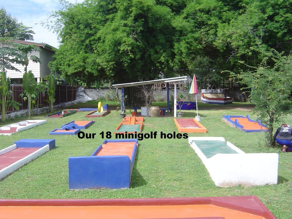 Mini-Golf **** & Resort Убон Ратчатани Екстериор снимка